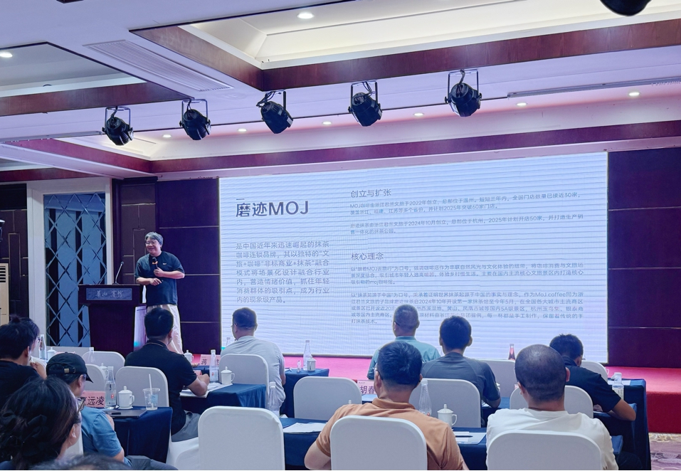 青年磁場共創(chuàng)社區(qū)  國企賦能城市更新‖雙微更新+主理人交流點燃老虎山巷新生引擎